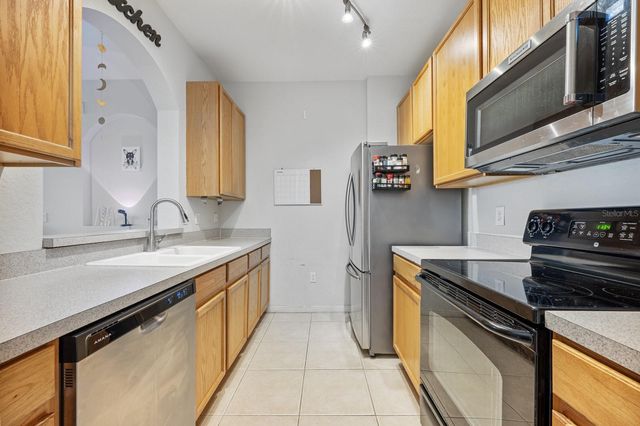 6335 CONTESSA DRIVE 301, Orlando, FL 32829