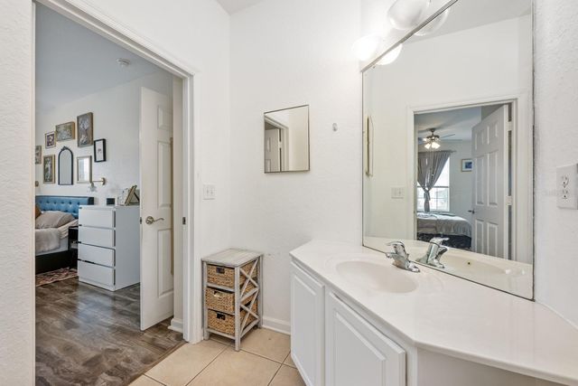 6335 CONTESSA DRIVE 301, Orlando, FL 32829