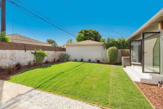 7807 Agnew Ave, Los Angeles, CA 90045