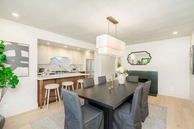 7807 Agnew Ave, Los Angeles, CA 90045