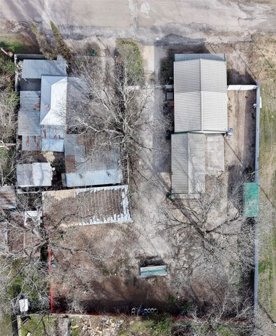 313 E 9th Street, Clifton, TX 76634