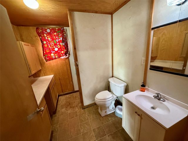 313 E 9th Street, Clifton, TX 76634