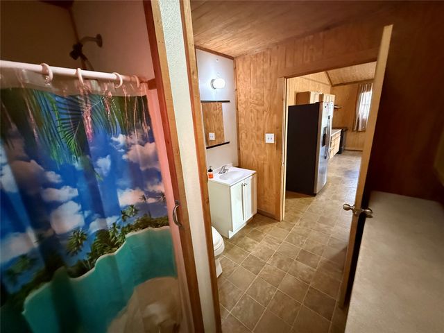 313 E 9th Street, Clifton, TX 76634