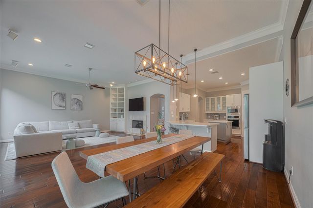 4006 Lanark Ln, Houston, TX 77025