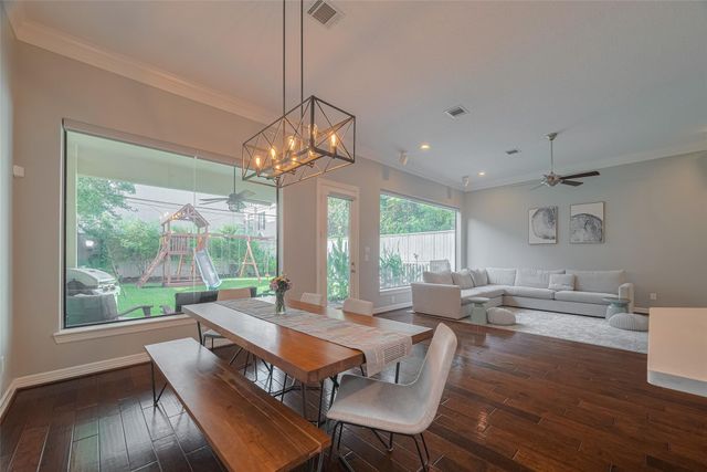 4006 Lanark Ln, Houston, TX 77025