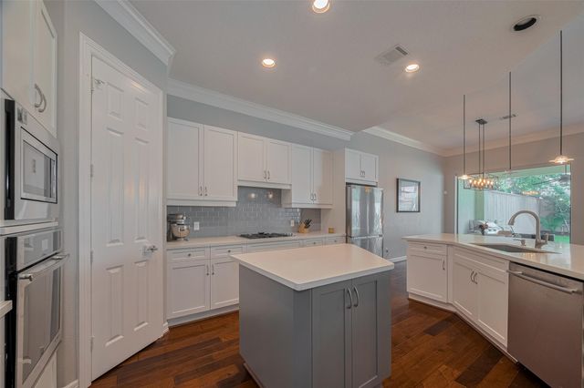 4006 Lanark Ln, Houston, TX 77025