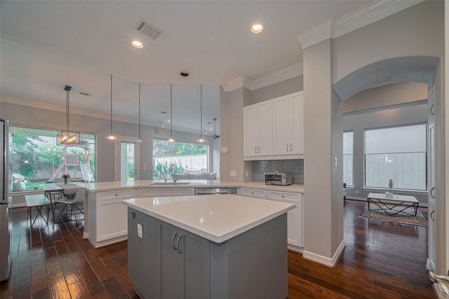 4006 Lanark Ln, Houston, TX 77025