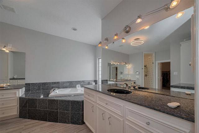 4006 Lanark Ln, Houston, TX 77025