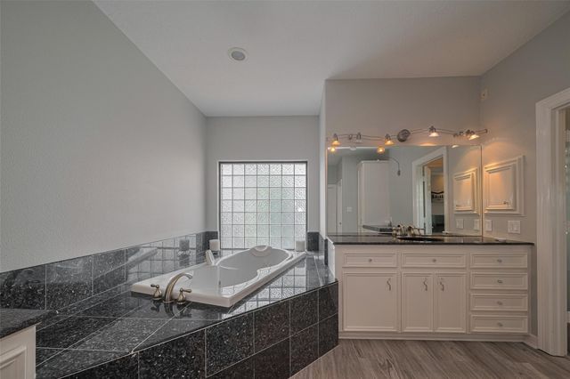 4006 Lanark Ln, Houston, TX 77025