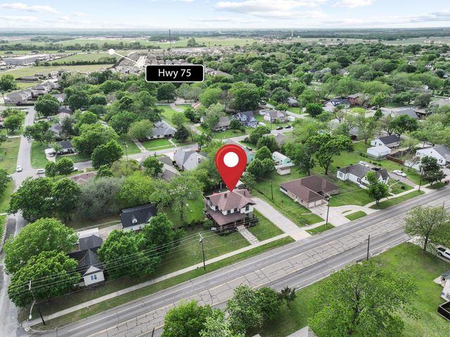530 S Waco Street, Van Alstyne, TX 75495