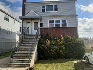 121 Nassau Lane #2, Island Park, NY 11558