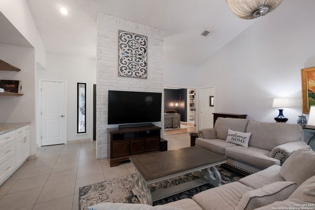 6334 Firestone Pkwy, San Antonio, TX 78244