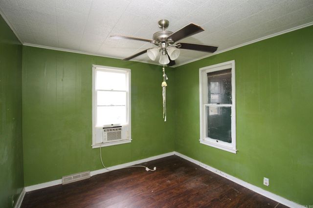 738 N 2Nd St, Paragould, AR 72450