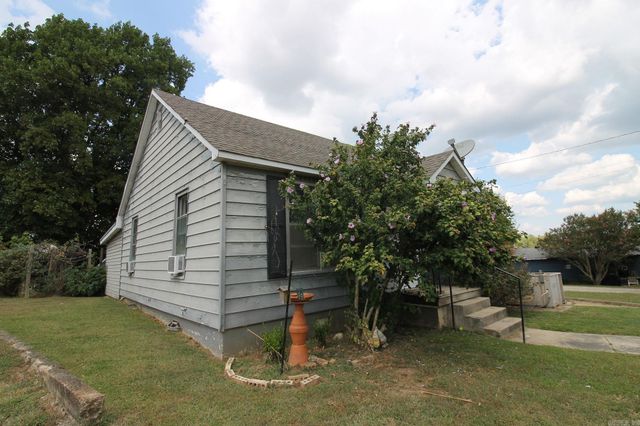 738 N 2Nd St, Paragould, AR 72450