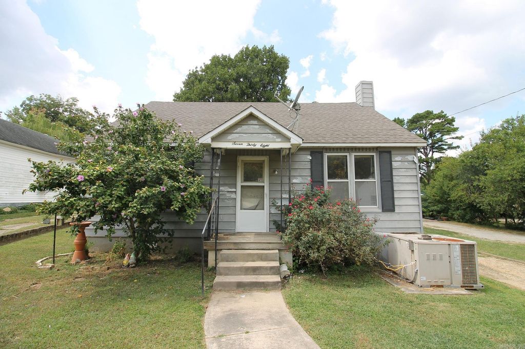 738 N 2Nd St, Paragould, AR 72450