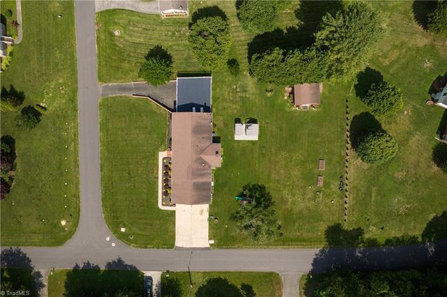 216 E Devon Drive, Mount Airy, NC 27030