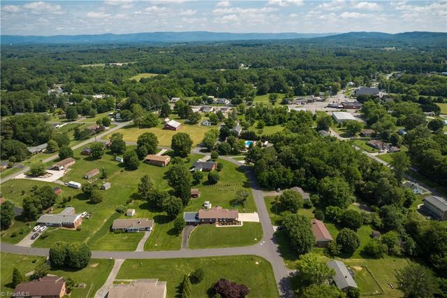 216 E Devon Drive, Mount Airy, NC 27030