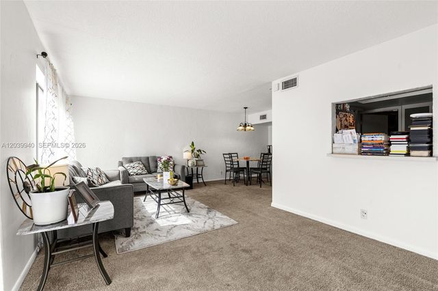 4293 N 76th Ave, Davie, FL 33024