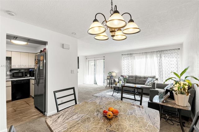 4293 N 76th Ave, Davie, FL 33024