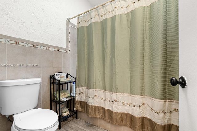 4293 N 76th Ave, Davie, FL 33024