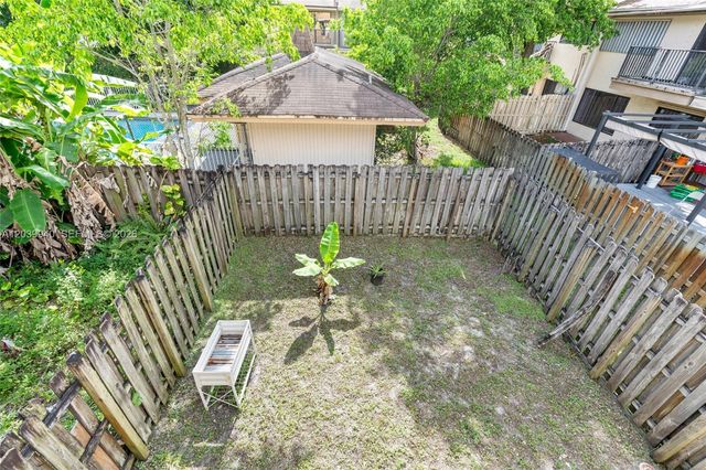 4293 N 76th Ave, Davie, FL 33024