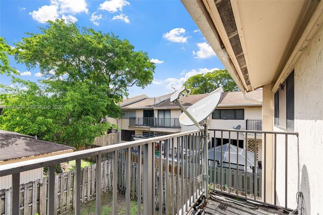 4293 N 76th Ave, Davie, FL 33024