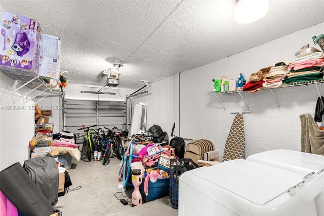 4293 N 76th Ave, Davie, FL 33024