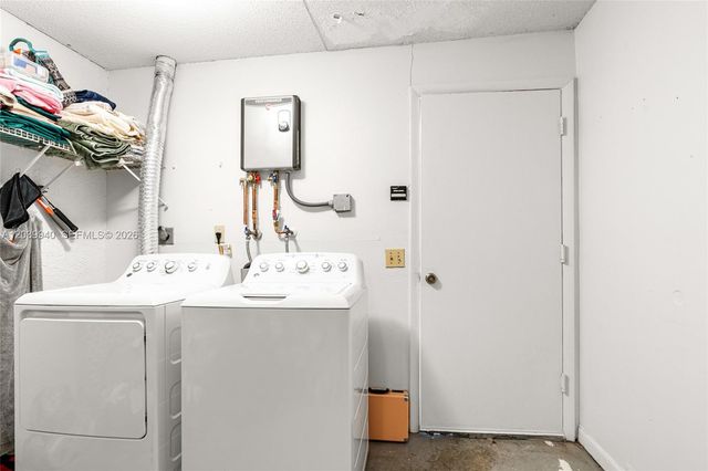 4293 N 76th Ave, Davie, FL 33024