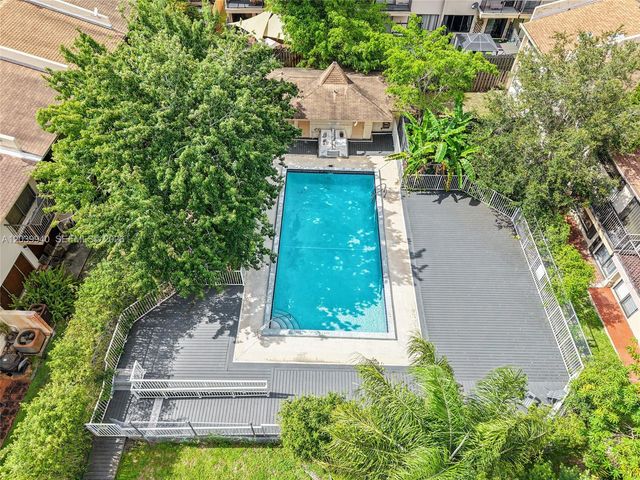 4293 N 76th Ave, Davie, FL 33024
