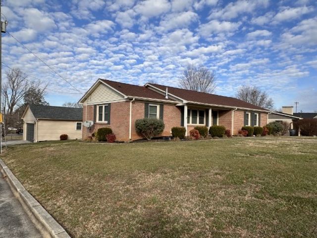 108 James St, Mcminnville, TN 37110