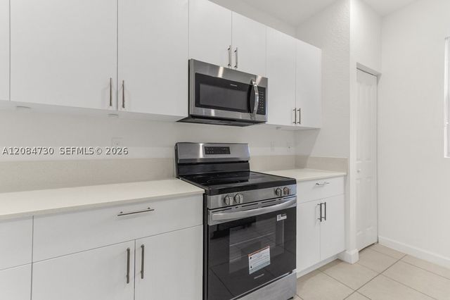 18414 SW 2nd St, Pembroke Pines, FL 33029