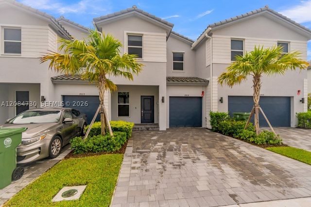 18414 SW 2nd St, Pembroke Pines, FL 33029