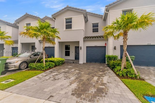 18414 SW 2nd St, Pembroke Pines, FL 33029