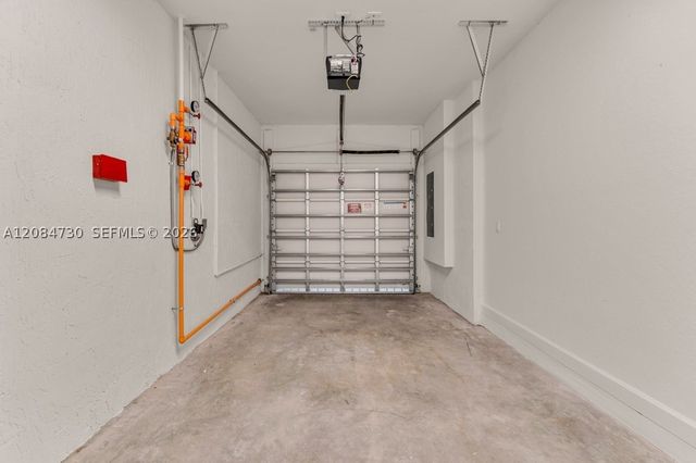 18414 SW 2nd St, Pembroke Pines, FL 33029