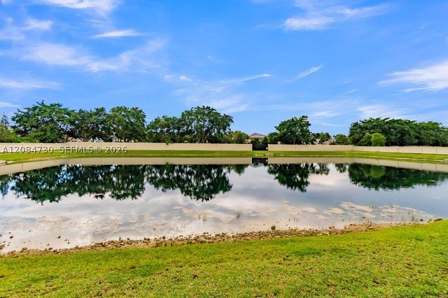 18414 SW 2nd St, Pembroke Pines, FL 33029