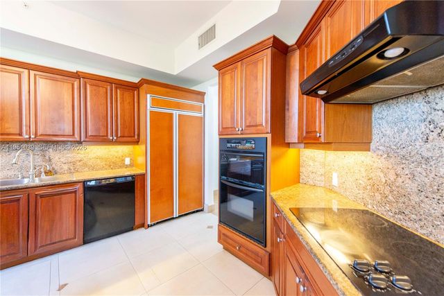 626 Coral Way 604, Coral Gables, FL 33134