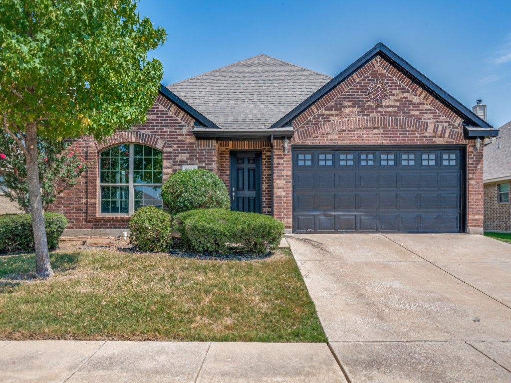 8209 Tierra Del Sol Road, Arlington, TX 76002