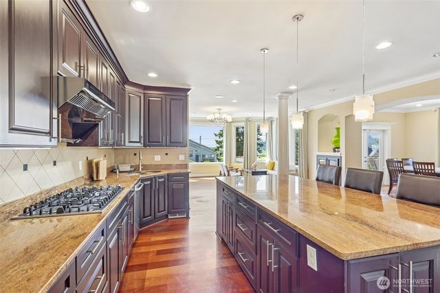 1006 N 28th Place, Renton, WA 98056