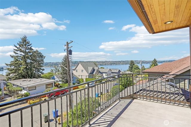 1006 N 28th Place, Renton, WA 98056