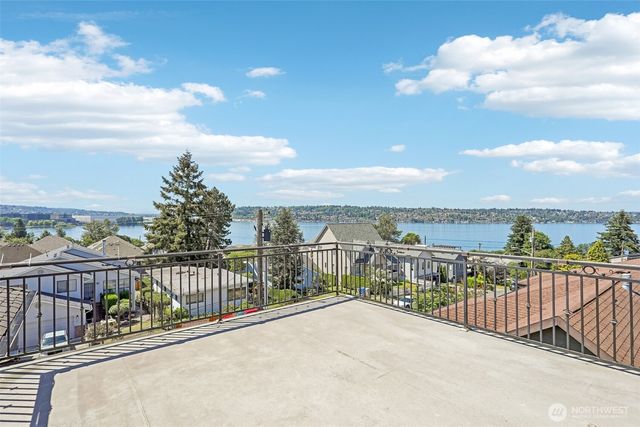 1006 N 28th Place, Renton, WA 98056