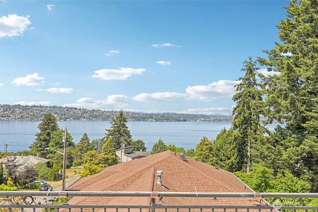 1006 N 28th Place, Renton, WA 98056
