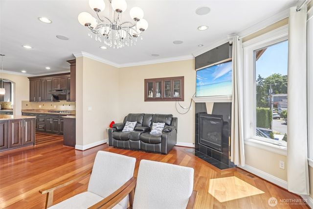 1006 N 28th Place, Renton, WA 98056