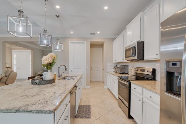 6234 Arcadia Square, Vero Beach, FL 32966