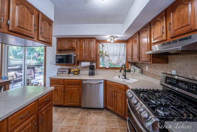 3860 E Pontaluna Road, Fruitport Twp, MI 49415