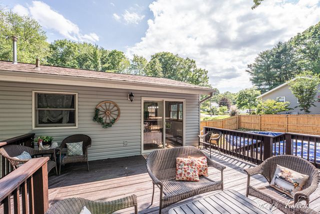 3860 E Pontaluna Road, Fruitport Twp, MI 49415