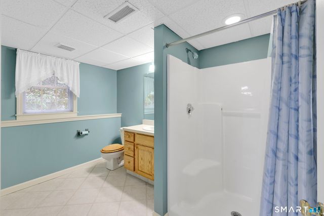 10 Knollwood Circle, Enfield, CT 06082