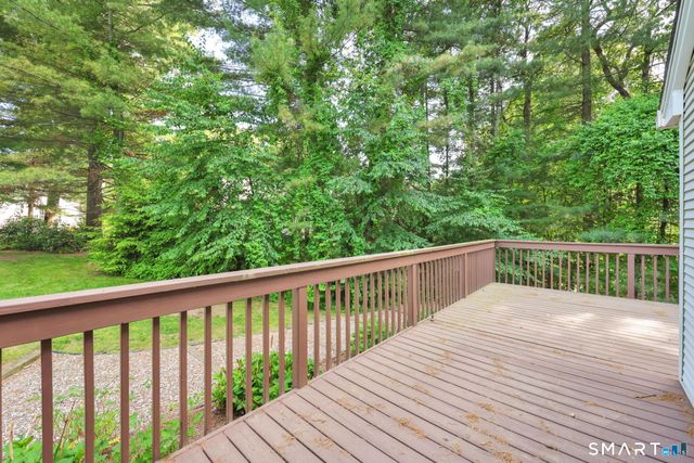 10 Knollwood Circle, Enfield, CT 06082