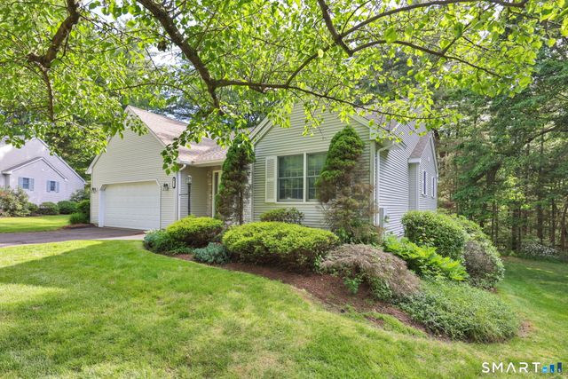 10 Knollwood Circle, Enfield, CT 06082