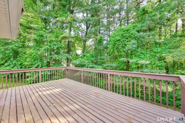 10 Knollwood Circle, Enfield, CT 06082