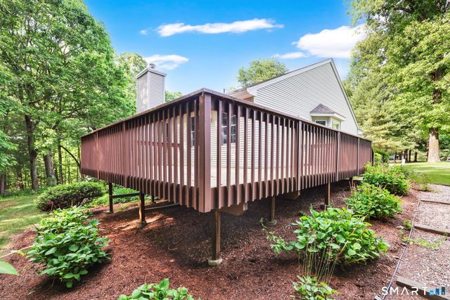 10 Knollwood Circle, Enfield, CT 06082